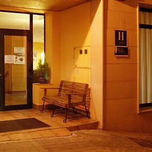 2* Hotel De